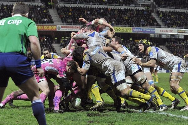 Les clermontois n'ont pas toujours été à la fête en mêlée contre les anglais d'Exeter, samedi, mais au final ce sont bien les Chiefs qui repartent avec une lourde dafaite 46 à 3 (5ème journée de H Cup)