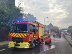 Une cinquantaine de pompiers et 14 véhicules étaient présents.