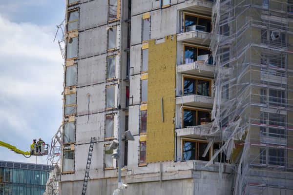 Un échafaudage, installé sur la façade d'une tour en construction près de Lausanne (Suisse), s'est effondré le 12 juillet 2024, faisant au moins deux morts.