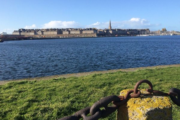 La cité corsaire, sous le soleil exactement