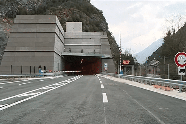 Le tunnel de Saint-Béat.