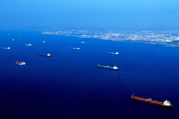 Des commandants de navires étrangers n'ayant pas respecté les règles en matière de protection de l'environnement et de l'eau au large de Fos-sur-Mer sont condamnés par le tribunal correctionnel de Marseille ce lundi 20 octobre.