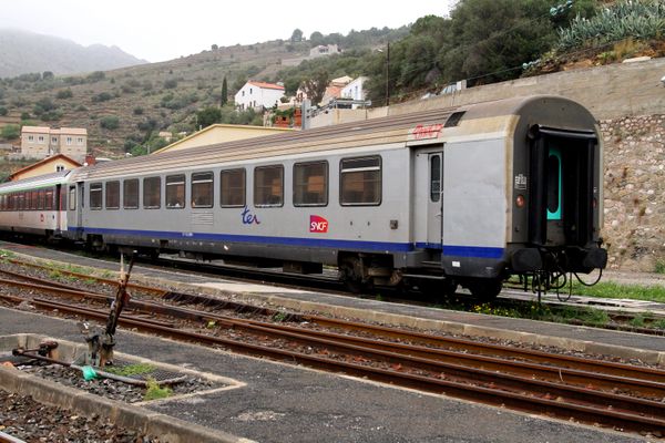 Un TER circulant entre Perpignan et Cerbère a percuté un piéton lundi 14 décembre dans la matinée, au niveau d'Argelès-sur-Mer.