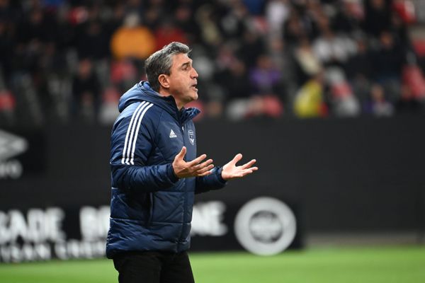 David Guion, photographié au stade du Roudoudou à Guingamp (Côte-d'Armor) en avril 2023. Il entraînait alors les Girondins de Bordeaux.