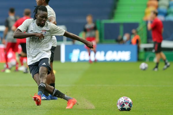 L'attaquant international burkinabè de l'Olympique Lyonnais Bertrand Traoré a été transféré au club anglais d'Aston Villa pour 18,4 millions d'euros, a annoncé officiellement le club français samedi 19 septembre.