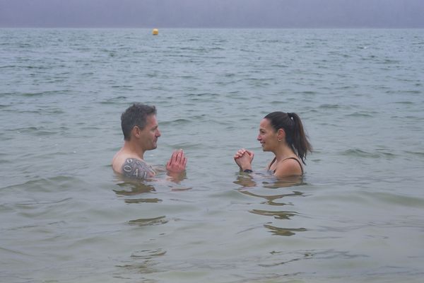 Guillaume Pierre, dans l'eau froide d'un lac du Jura