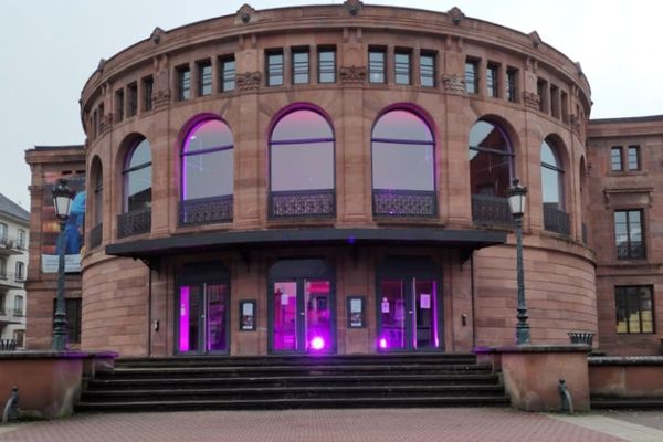 Comme en 2021, le théâtre de Haguenau sera illuminé en violet, couleur de la journée internationale de l'épilepsie.