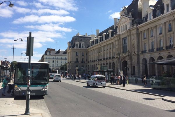 Photo d'illustration de la place de la République à Rennes.