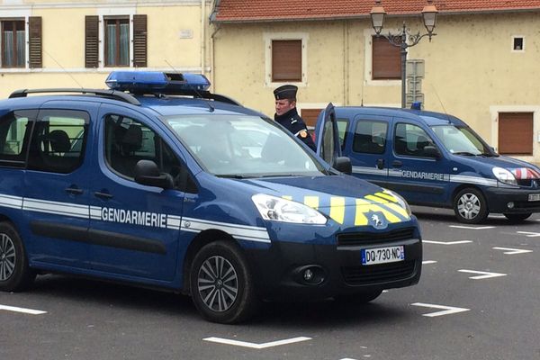 Les rues de Dieulouard quadrillées par la gendarmerie