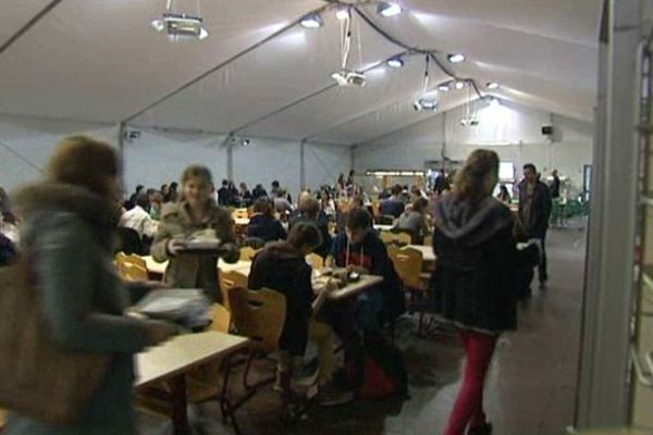 Les étudiants limougeauds devraient manger sous chapiteau au moins jusqu'au printemps.