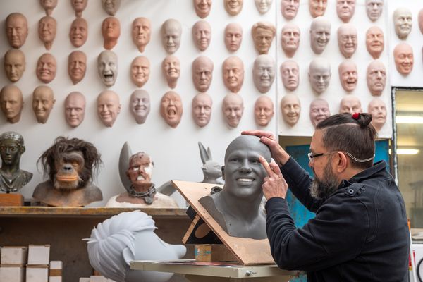 En 23 ans, Stéphane Barret a réalisé plus de 60 bustes pour le célèbre musée Grévin