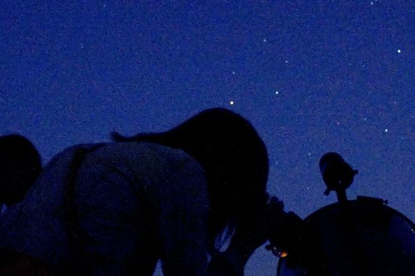 Au programme ce week-end : de lnngues heures à observer les étoiles pour les amateurs d'astronomie