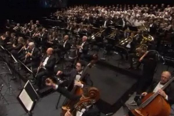 L'Orchestre National de Lille a donné un concert événement exceptionnel au Stade Pierre Mauroy ce vendredi soir pour son 40e anniversaire. 