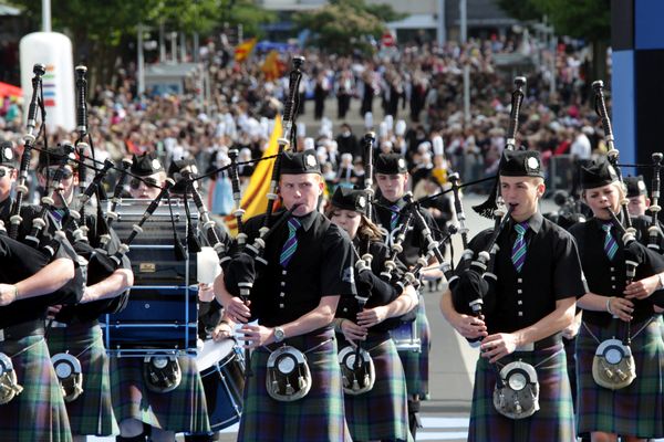 Festival interceltique Grande Parade des nations Celtes Sond of Kintyre pipe Band (Ecosse)