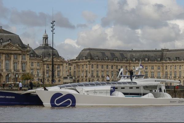 L'arrivée dans le port de la Lune de l'Energy Observer