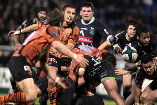 Le Match de rugby de Pro D2 du 22/12/12 opposant la Section Paloise contre Narbonne , au stade du Hameau 