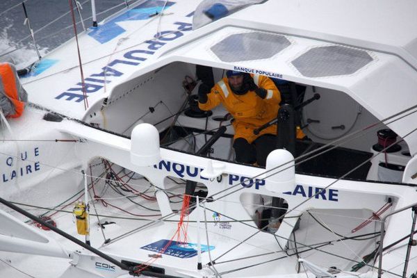 Armel Le Cléac'h sur banque Populaire VIII prend le large sur le Vendée Globe 2016