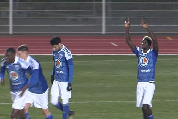 La joie des Avranchinais ce vendredi soir après le second but face à Marseille Consolat