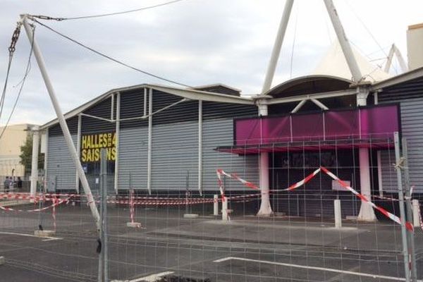 Victimes d'un incendie, les halles des quatre saisons à Montpellier sont fermées pour "raison de sécurité jusqu'à nouvel ordre" - 2 octobre 2016