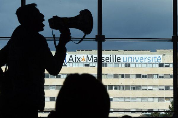 Ecoles, universités, transports... touchés