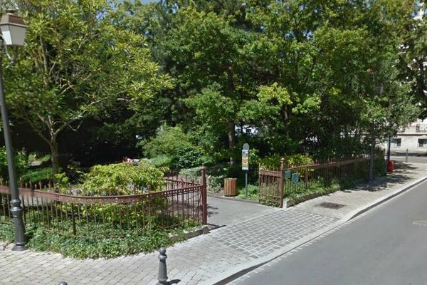 Le parc où s'est déroulé l'agression de deux hommes.