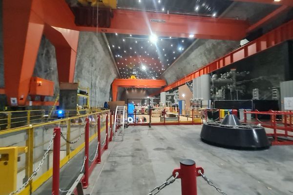 Au cœur de la centrale hydroélectrique de Montézic comme une cathédrale située 400m sous terre.