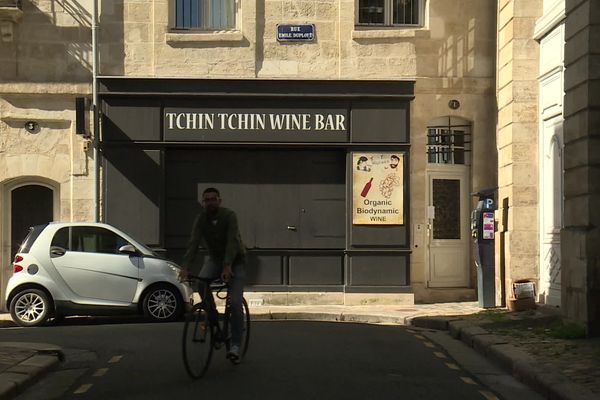 Une dizaine de personnes ont été intoxiquées après avoir consommé des conserves de sardines dans ce restaurant, prisé des touristes britanniques.