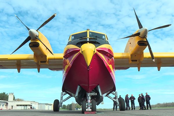 Mardi 28 mars, un bombardier d'eau de la sécurité civile était dans l'Allier.