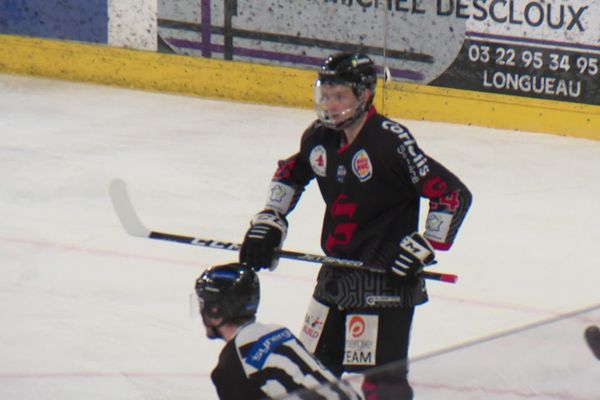 Après trois mois sans match de championnat, les Gothiques d'Amiens a réussi vendredi 15 janvier leur retour en Ligue Magnus avec une victoire sans appel 9-3 face à Chamonix.