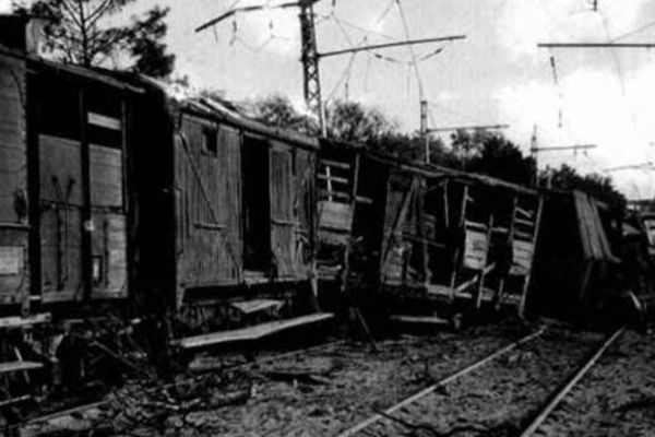 C'est un 27 juillet 1944 qu'Henri Ferrand décide de plastiquer les trains de munitions (40).