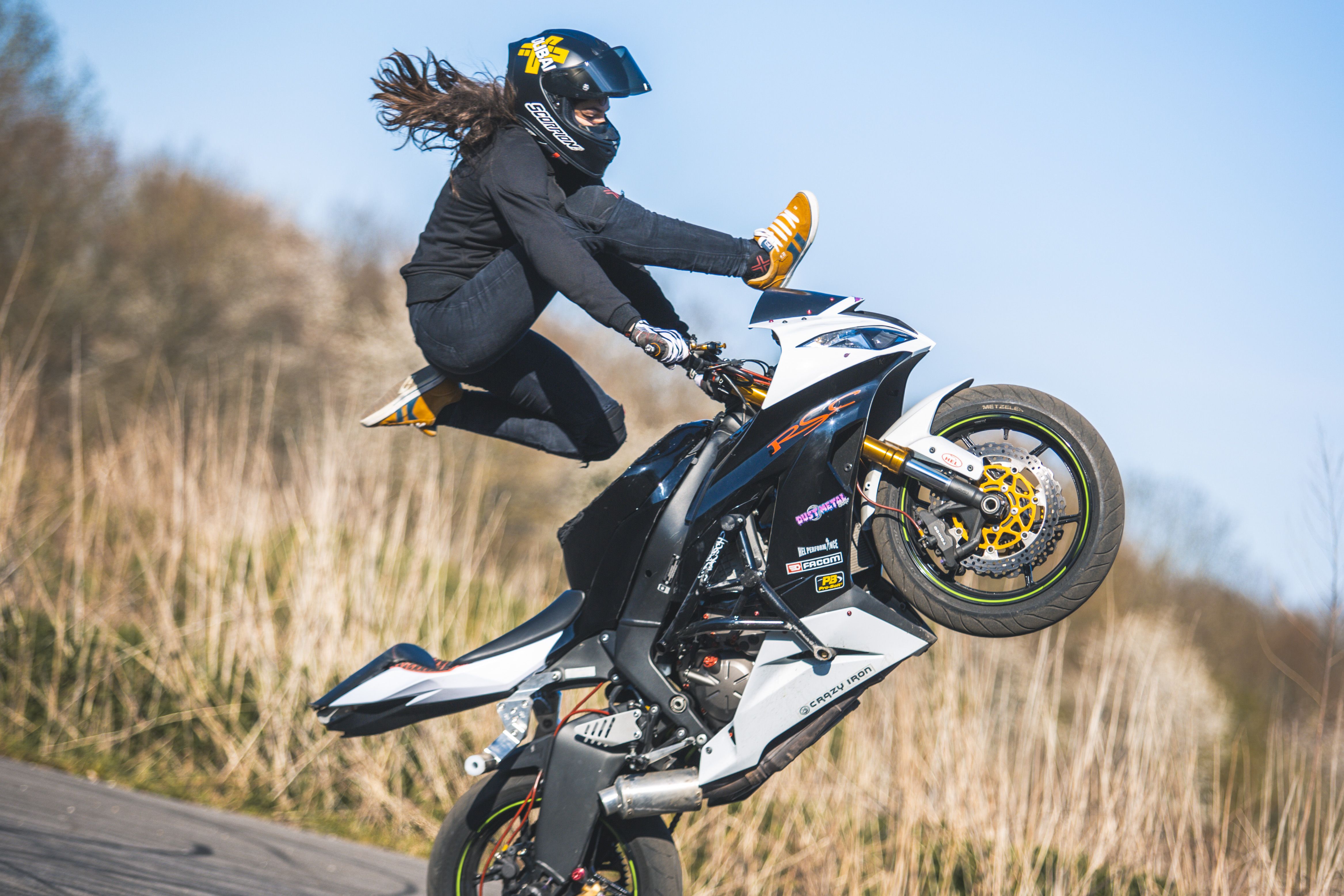 Mais qui est cette Française championne du monde de moto acrobatique qui a  conquis Hollywood ?