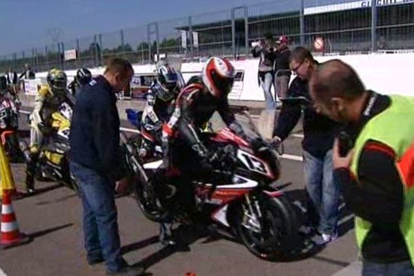 Championnat de France de Superbike sur le circuit de Prenois, près de Dijon