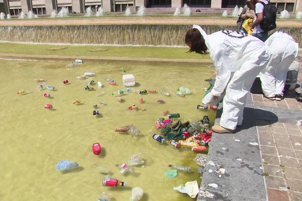 Une action militante écologiste au Havre.