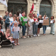 Les candidats au concours de professeur des écoles qui sont sur liste d'attente manifestent.