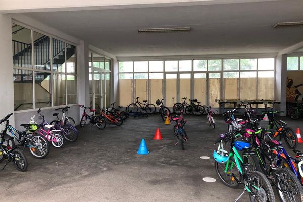 Soixante-dix bicyclettes dénombrées ce premier jour de défi de "l'école à vélo", à l'école Leclerc de Schiltigheim.