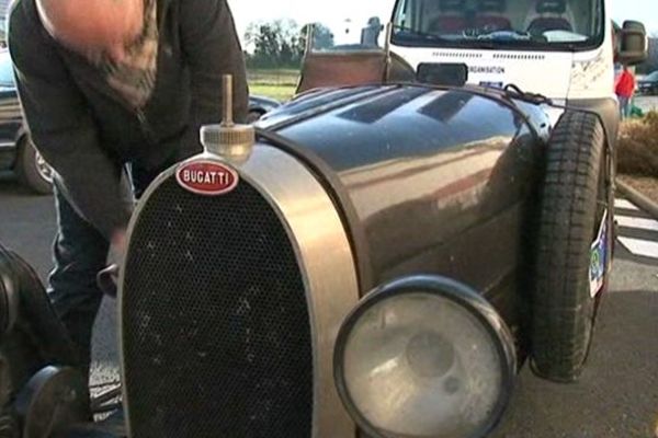 La plus prestigieuse voiture du raid, une Bugatti T35 de 1926