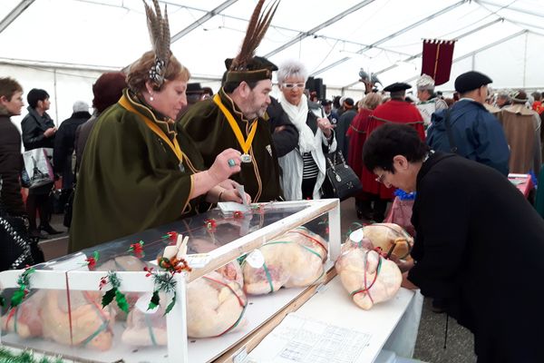 La confrérie du faisan mangera... du chapon à Noël.