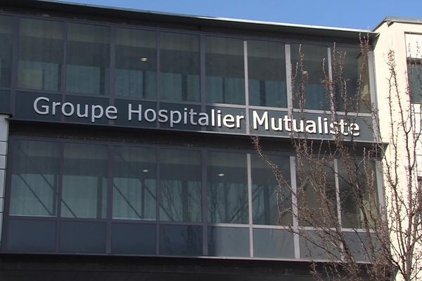 Facade de Groupe hospitalier mutualiste à Grenoble en Isère.