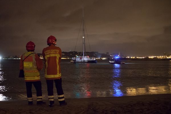 Opération de secours au large de l'île Maïre par le BMPM