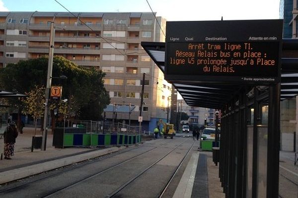 Le tram est à l'arrêt