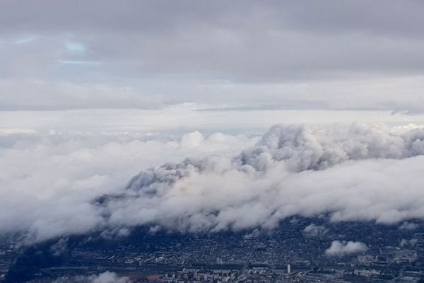 Le panache de fumée de Lubrizol fait 22 km de long et 6 km de large