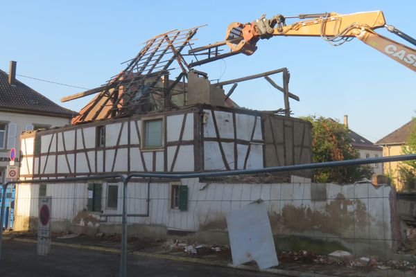 La maison Greder de Geudertheim, construite en 1662 et agrandit au XIXe siècle, a été détruite sur ordre de la mairie, le 30 septembre 2020.