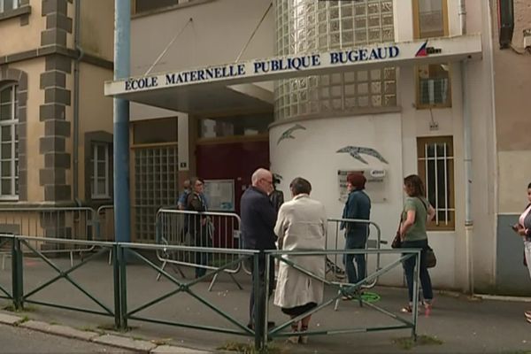 L'école porte le nom du maréchal Bugeaud depuis 1908