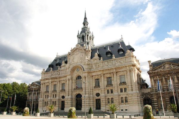 La mairie de Roubaix, sur la Grand Place - Photo d'illustration