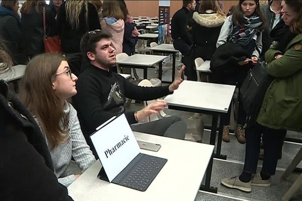 La majorité des étudiants, inquiet de ne pas avoir médecine, sollicite les secteurs paramédicaux. 