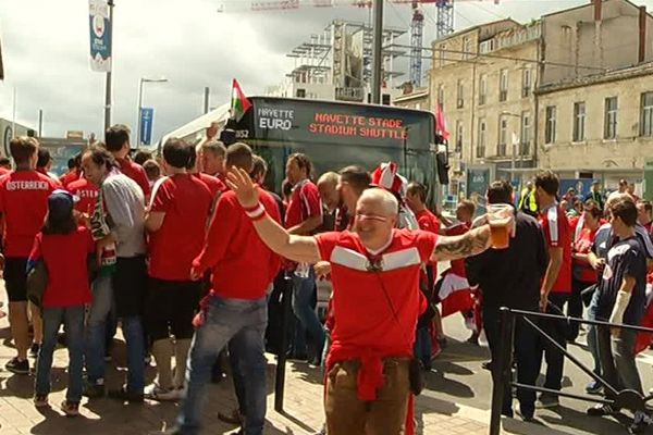 Les supporters de l'Euro 2016 sont transportées par des navettes spéciales