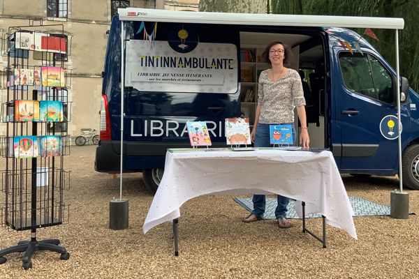 La Tintinnambulante sur le marché bio de Vendôme