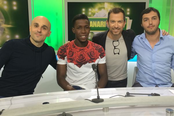 Birama Touré entouré de Gregory Jullian, Anthony Brulez et Malik Taïeb sur le plateau de Canariplay