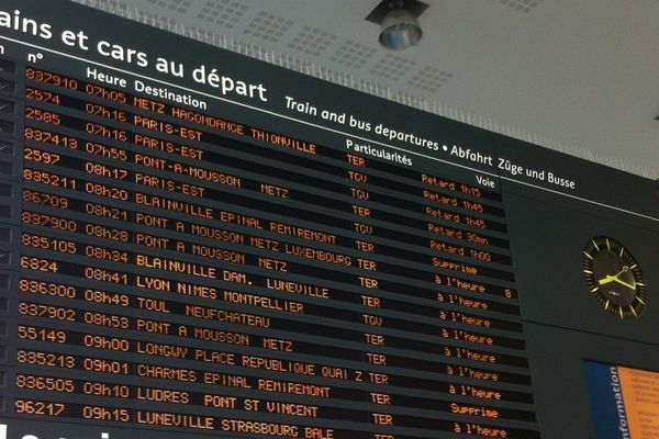 Retards et suppressions de trains en Gare de Nancy le 17 avril 2013.