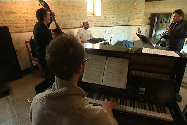 Le clarinettiste Louis Sclavis à la Ferme Culturelle du Bessin pour la cinquième édition de "Jazz dans les Prés".